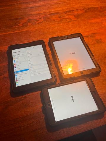 4x Ipad air (1e Generatie), 1x mini (2e generatie) beschikbaar voor biedingen