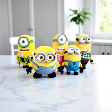 Set van 5 Minions knuffels – met geluid en beweging beschikbaar voor biedingen