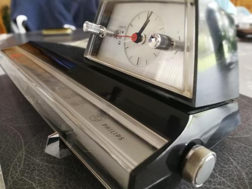 Philips klokradio space ace 22RS274 uit 1967, Antiek en Kunst, Antiek | Tv's en Audio, Ophalen of Verzenden