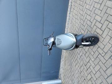 Piaggio zip 2000 beschikbaar voor biedingen