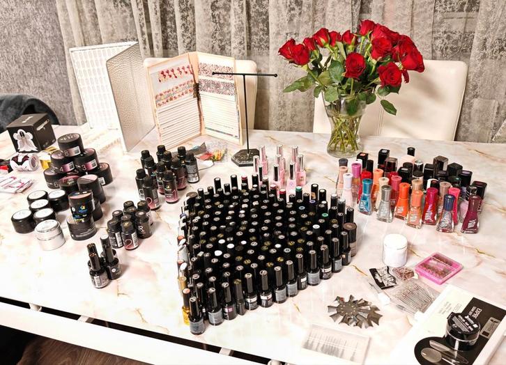 Grote partij Gellak, Nagellak, Nagelspoelen Salonopruiming, Sieraden, Tassen en Uiterlijk, Uiterlijk | Cosmetica en Make-up, Zo goed als nieuw