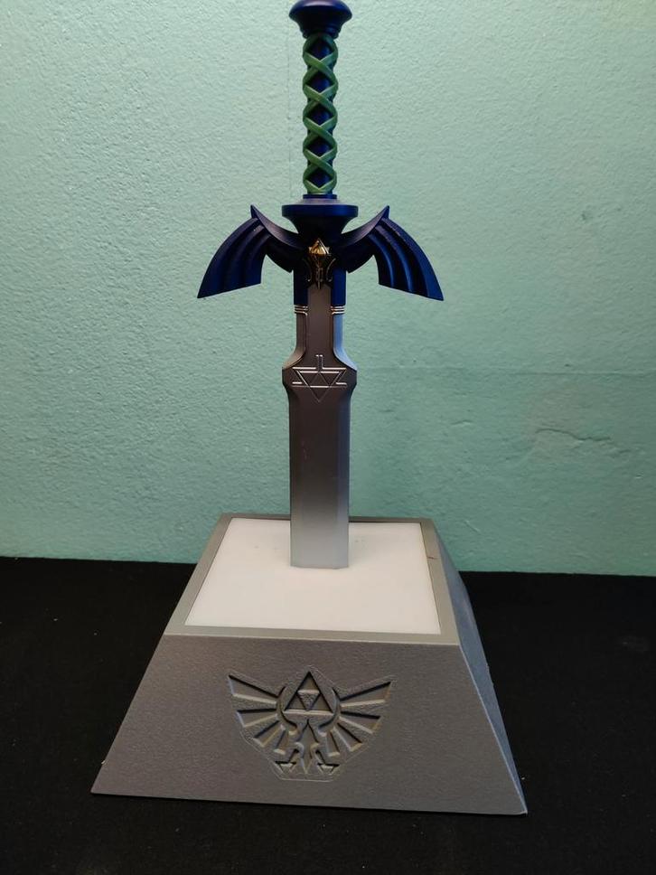 Nintendo - Zelda Mini Master Sword Lamp 22cm, Verzamelen, Dierenverzamelingen, Zo goed als nieuw, Beeldje of Figuurtje, Overige soorten
