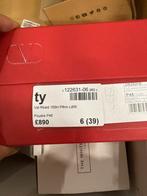 VALENTINO GARAVANI Rockstud patent leather platform pumps, Nieuw, Ophalen of Verzenden, Schoenen met hoge hakken, Grijs