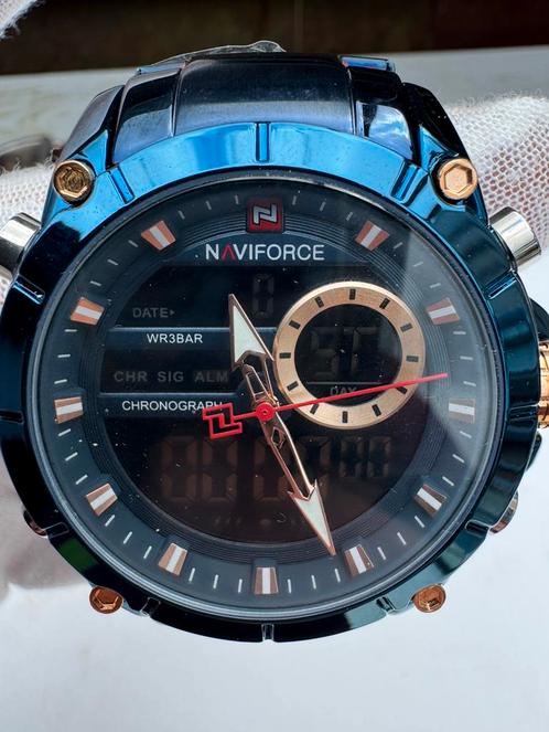 Naviforce horloge nieuw (Full link)5 cm kast, Antiek en Kunst, Curiosa en Brocante, Ophalen of Verzenden