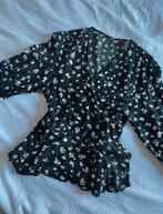 Peplum top zwart met witte bloemen, Maat 38/40 (M), Zwart, Ophalen of Verzenden, Zo goed als nieuw
