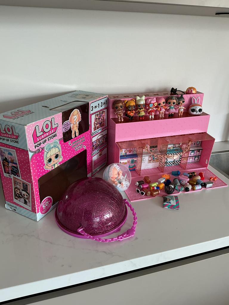 LOL Surprise Pop-Up Winkel met Poppen en Accessoires, Ophalen of Verzenden, Zo goed als nieuw, Babypop