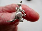 Massief zilveren KANGAROO hanger +jong in buidel echt zilver, Verzenden, Zo goed als nieuw, Zilver, Dier