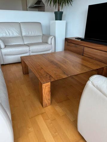 Massief walnoot salontafel Goossens110cm zo goed als nieuw beschikbaar voor biedingen