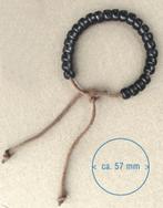 Armband NIEUW Zwarte kralen aan suède koord Verstelbaar, Ophalen of Verzenden, Nieuw, Zwart, Met bedels of kralen