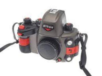 Nikonos rs  + 50mm 2.8 macro + 28mm 2.8 + flitser + koffer 4 beschikbaar voor biedingen