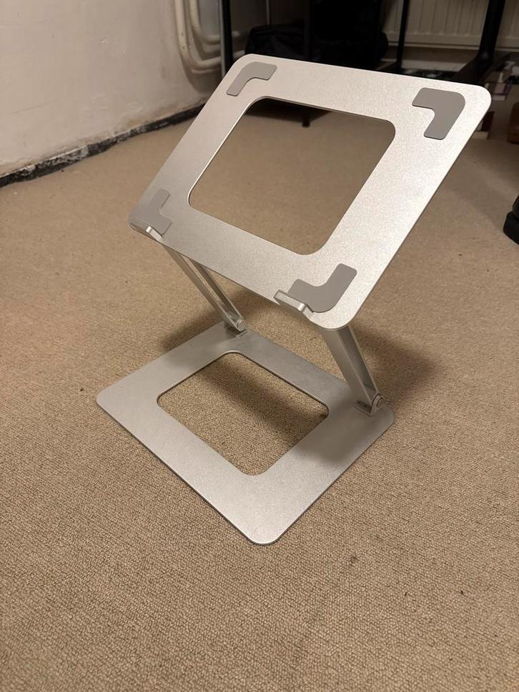 Laptop Standaard Bluebuild Coolblue - IJzer/Aluminium, Computers en Software, Laptopstandaarden, Nieuw, In hoogte verstelbaar