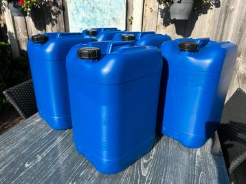 Jerrycan van 25 liter, 3 stuks beschikbaar voor biedingen