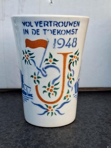 beker troonswisseling Wilhelmina en Juliana 2 stuks beschikbaar voor biedingen