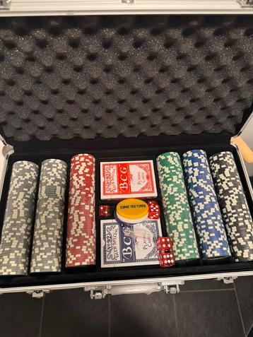 Nieuwe Officiele Pokerset Ultimate 300 populair wereldwijd beschikbaar voor biedingen