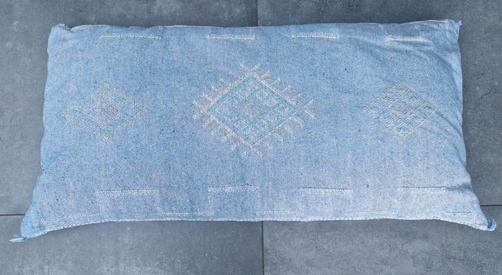 Marokkaans Sabra Kussen - van Rozenkelim 100 x 50, Huis en Inrichting, Woonaccessoires | Kussens, Zo goed als nieuw, Blauw, Rechthoekig