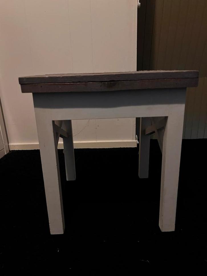 Leuk decoratief tafeltje, Huis en Inrichting, Tafels | Eettafels, Gebruikt, Minder dan 50 cm, Minder dan 50 cm, Vierkant, Overige houtsoorten