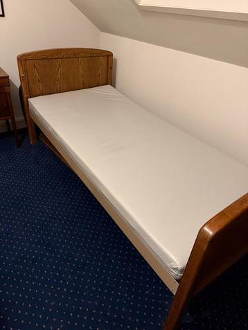 Elektrisch verstelbaar 1-persoonsbed (zo goed als nieuw) beschikbaar voor biedingen