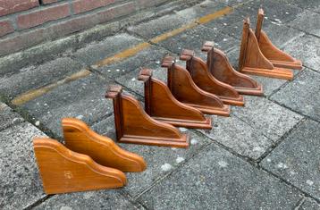 Enkele mooie houten plankendragers beschikbaar voor biedingen