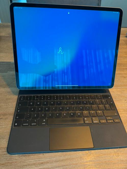 Apple Magic Keyboard voor Ipad Pro 12,9 inch (4e generatie), Computers en Software, Tablet-hoezen, Zo goed als nieuw, Bescherming voor- en achterkant