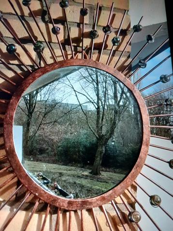 Spiegel beschikbaar voor biedingen