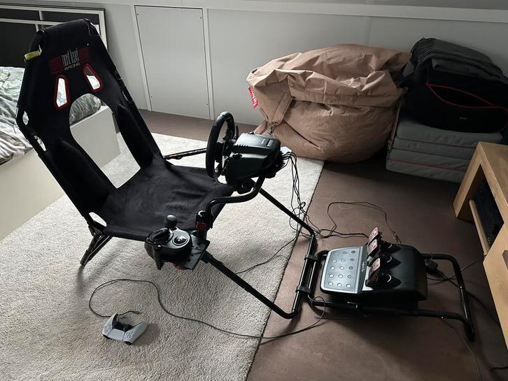 GT racestoel met Logitech G29, Spelcomputers en Games, Spelcomputers | Overige Accessoires, Zo goed als nieuw, Ophalen