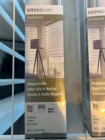2 Rolgordijnen Nieuw in Verpakking (60x210cm) beschikbaar voor biedingen
