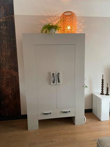 Woood kast Hidde beschikbaar voor biedingen