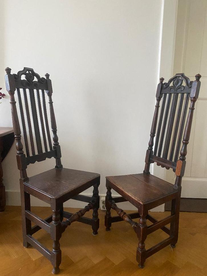 Twee antieke Engelse eiken stoelen, Antiek en Kunst, Antiek | Meubels | Stoelen en Banken, Ophalen