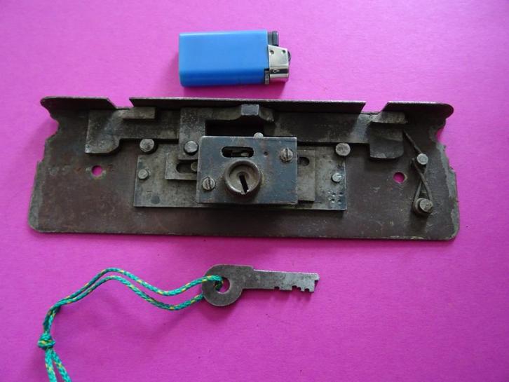 OUD ANTIEK KOFFER SLOT HUTKOFFER + SLEUTEL SLOTEN KIST, Antiek en Kunst, Curiosa en Brocante, Ophalen of Verzenden