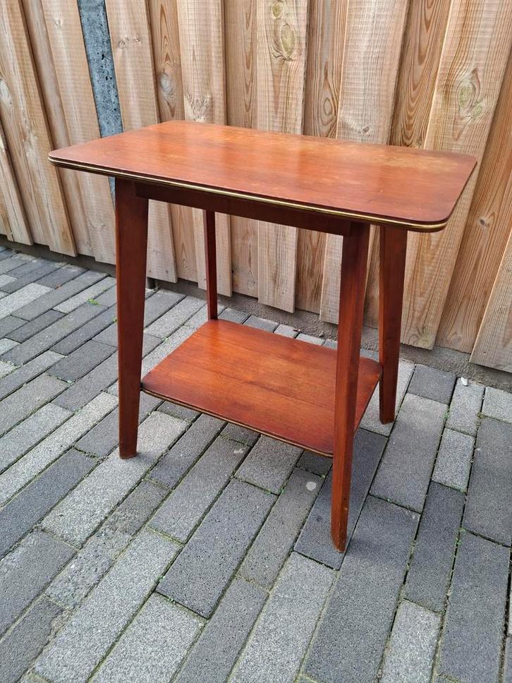 Vintage tafeltje teakhout jaren 60, Doe-het-zelf en Verbouw, Kozijnen en Schuifpuien, Zo goed als nieuw, Raamkozijn, Hout, Minder dan 75 cm
