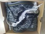 Dr Martens Skull Web K hydro maat 29, Kinderen en Baby's, Kinderkleding | Schoenen en Sokken, Dr Martens, Gebruikt, Verzenden