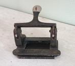 Zware Antieke Soennecken perforator, Antiek en Kunst, Ophalen of Verzenden