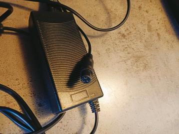 Hoverboard oplader beschikbaar voor biedingen