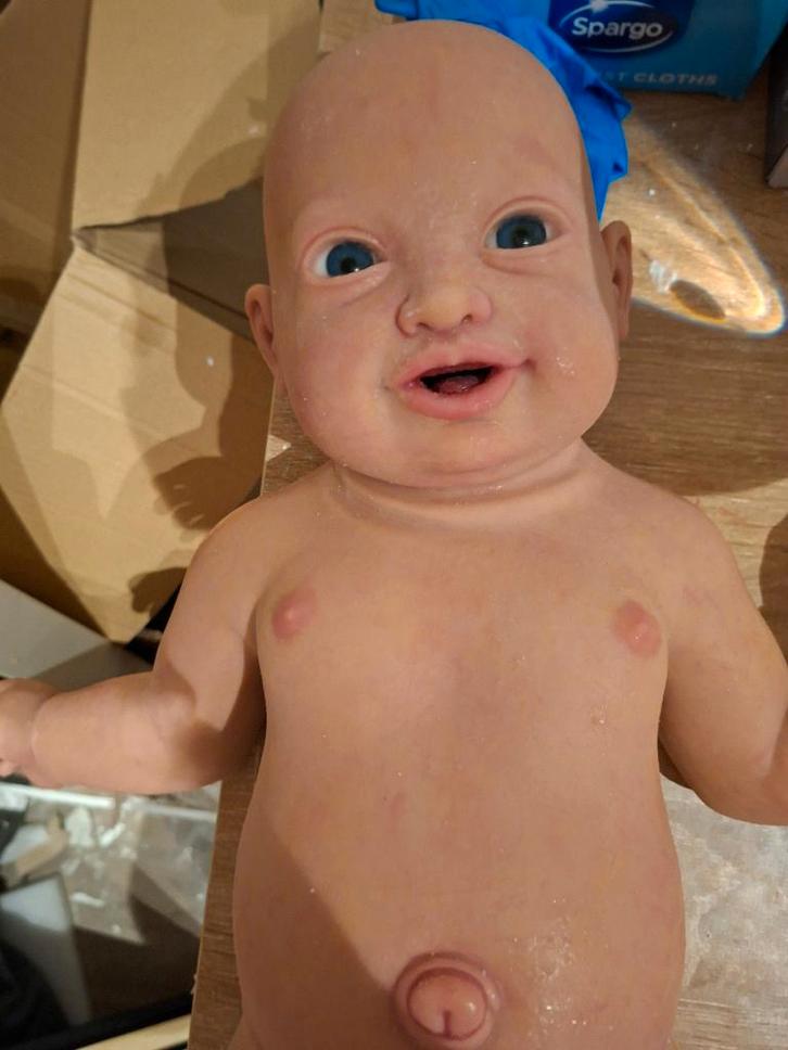 grote silicone reborn baby meisje, Verzamelen, Poppen, Nieuw, Babypop, Levensecht of Reborn, Ophalen of Verzenden