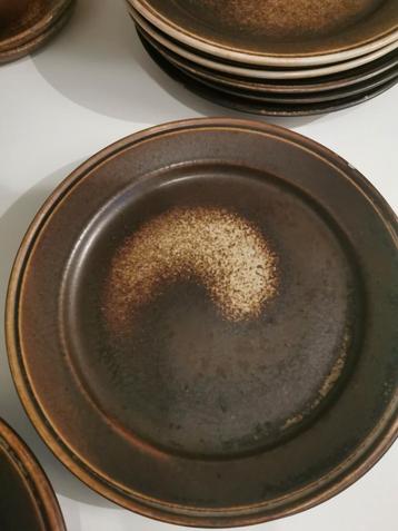 70er jaren vintage ontbijtbordjes en kopjes beschikbaar voor biedingen