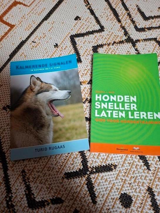 2 Hondenboeken: Kalmerende Signalen & Snel Leren, Boeken, Dieren en Huisdieren, Gelezen, Honden, Ophalen of Verzenden