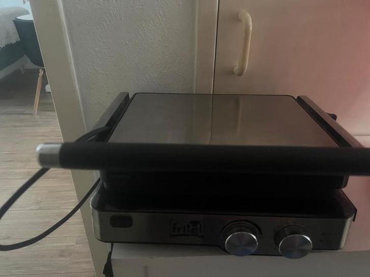 Fritel Grill - Perfect voor Panini's!, Witgoed en Apparatuur, Contactgrills, Gebruikt, Uitneembare platen, Vaatmachinebestendige platen