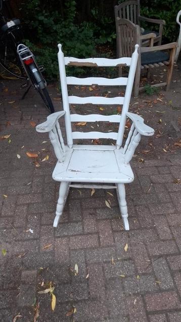 Victoriaanse schommelstoel beschikbaar voor biedingen