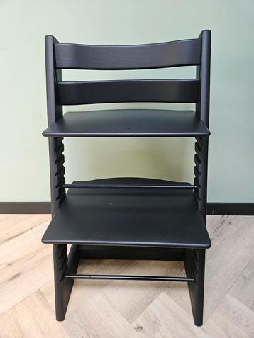 Refurbished Stokke triptrapp meegroeistoel zwart  beschikbaar voor biedingen