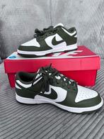 Nike Dunk Low olive maat 39 NIEUW IN DOOS, Kleding | Heren, Schoenen, Overige kleuren, Nike, Nieuw, Ophalen of Verzenden