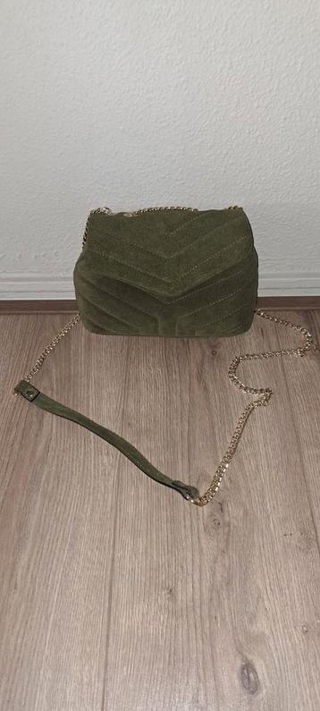 Suedine Schoudertasje beschikbaar voor biedingen