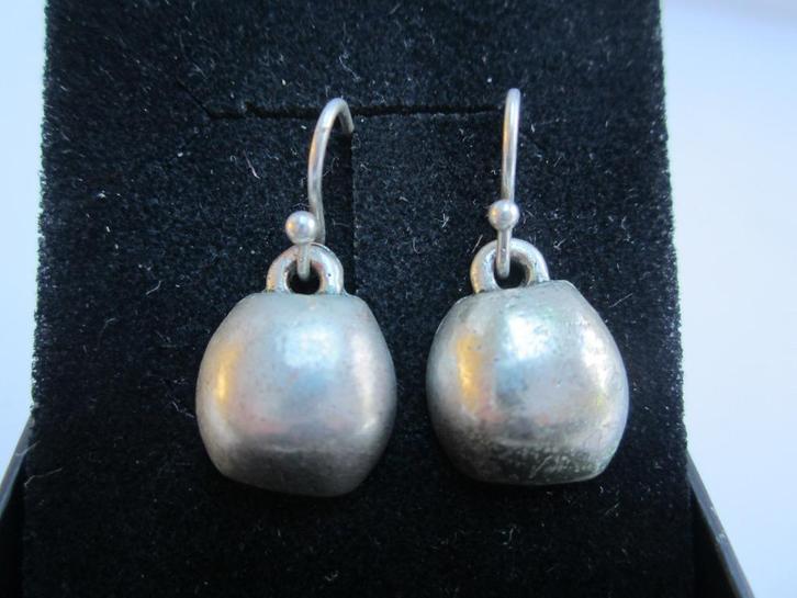 Leuke zilverkleurge oorbellen, Sieraden, Tassen en Uiterlijk, Oorbellen, Zo goed als nieuw, Hangers, Overige materialen, Ophalen of Verzenden