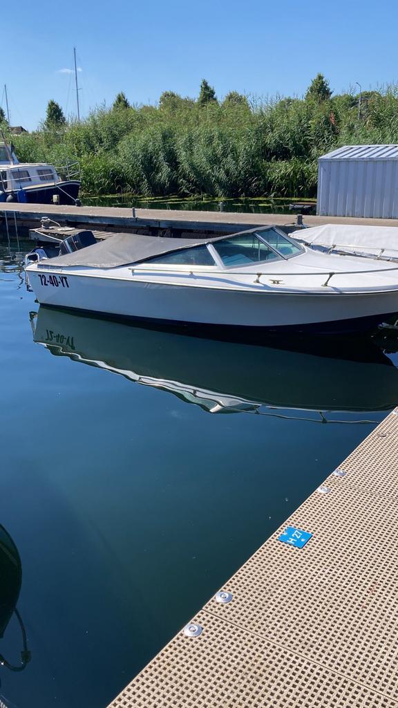 SpeedBoot met 70pk motor & trailer, Watersport en Boten, Motorboten en Motorjachten, Gebruikt, Polyester, Tot 6 meter, Benzine