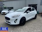 Ford Fiesta 1.1 BLACK & WHITE EDITION 12M GARANTIE, Voorwielaandrijving, Stof, Gebruikt, Zwart