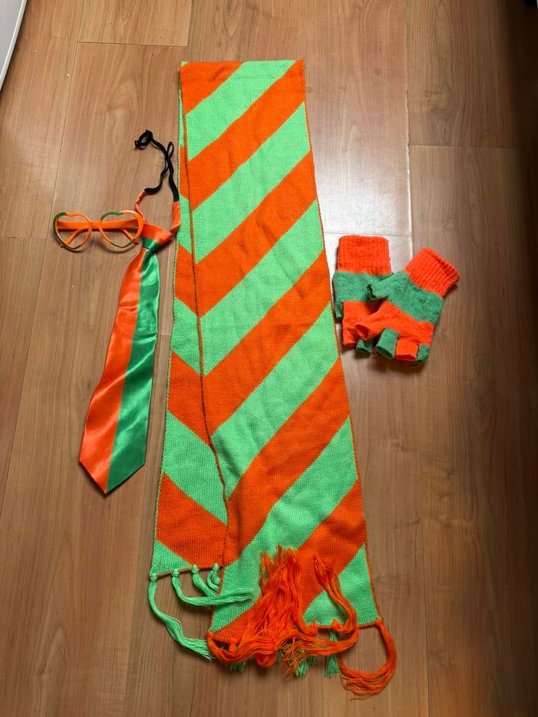 Groen oranje carnavalsset (kruikenstad), Ophalen, Zo goed als nieuw