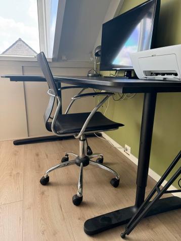 IKEA BEKANT Bureau donkerbruin/zwart + Stoel - afbeelding 3