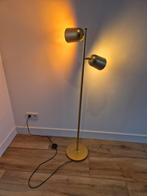 Luxe gouden vloerlamp – Modern & Industrieel – 2 spot, Huis en Inrichting, Lampen | Vloerlampen, Ophalen, 100 tot 150 cm, Modern Industrieel