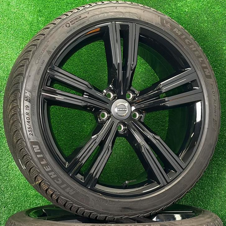 Originele 19 inch Volvo R-Design velgen winterbanden V60 S60, Auto-onderdelen, Banden en Velgen, Banden en Velgen, Winterbanden