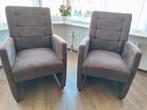 Twee eetkamerstoelen met bruine preston stof in( nieuwstaat), Twee, Bruin, Ophalen of Verzenden, Zo goed als nieuw