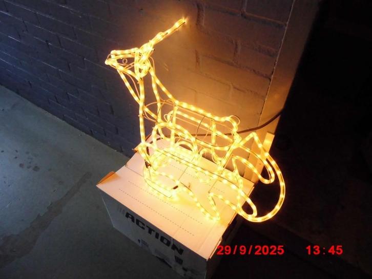 LEUK KERSTHERT MET SLEE, Diversen, Kerst, Zo goed als nieuw, Ophalen